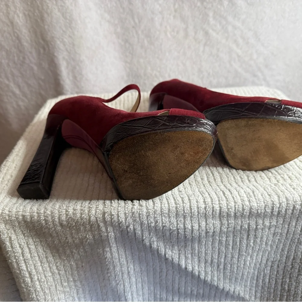 Size 10 Michael Kors suede-heel!!  In perfect condition! - Picture 4 of 4